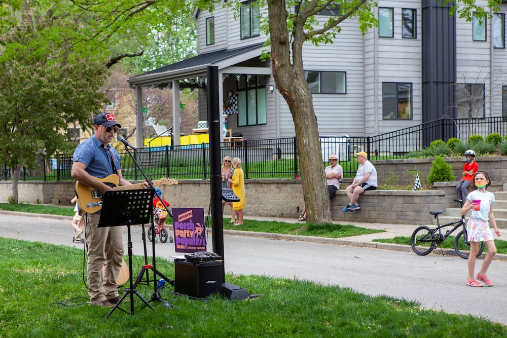 Tricycle Race and porching-3 (1)